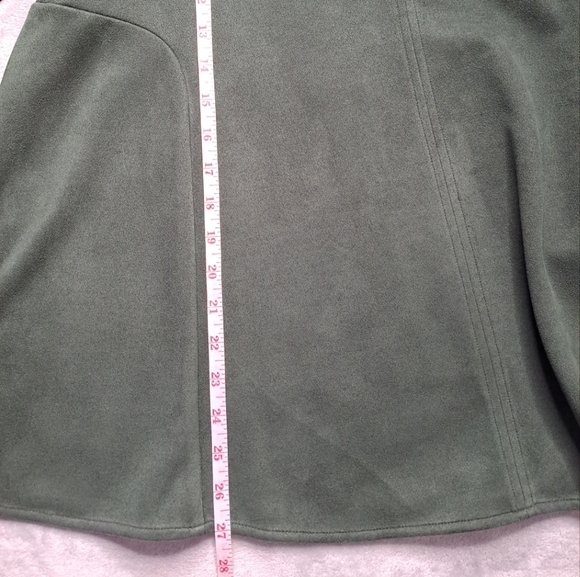 Tuckernuck Deep Green Blouse - Picture 14 of 15